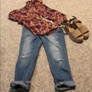 American Eagle Artist Crop Denim Jeans .Size 2